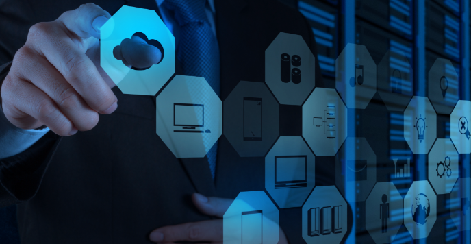 Businessman working with a Cloud Computing diagram