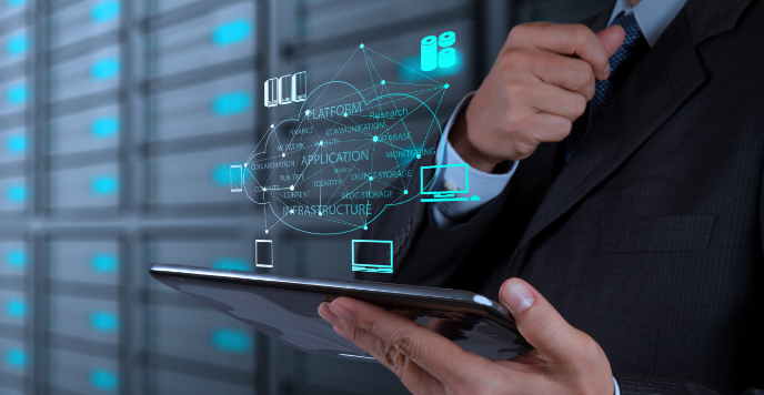 Businessman working with a Cloud Computing diagram
